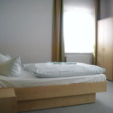 Muller's Haus 2 Отель Эрфурт