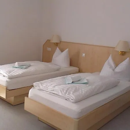 Отель Muller's Haus 2 Эрфурт