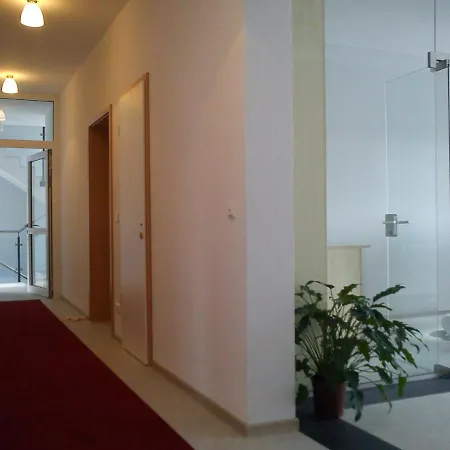Muller's Haus 2 3*